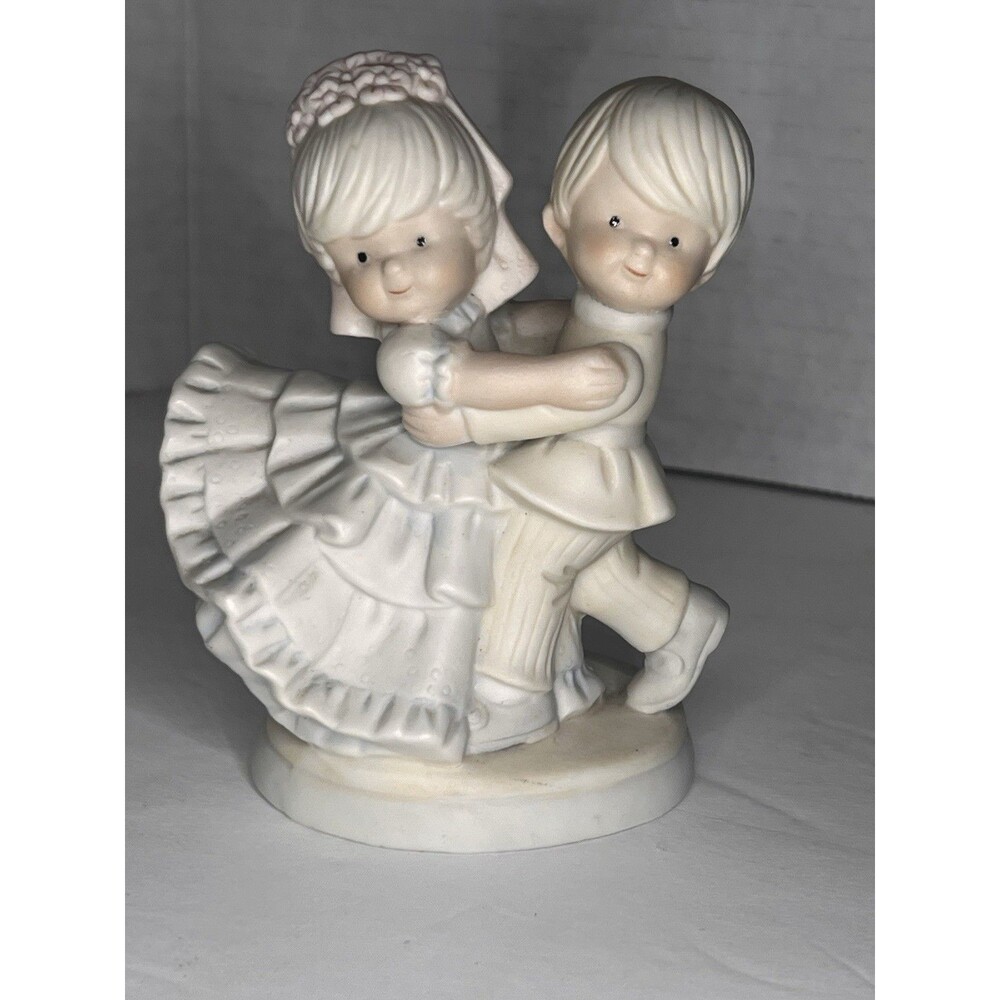 1985 Just Married precious Moments Remember Treasure Figurine Bride Groom